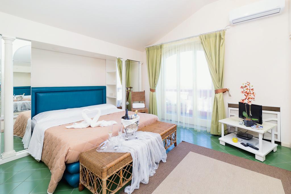 I Giardini Di Giano Bed & Breakfast Torre di Faro Dış mekan fotoğraf